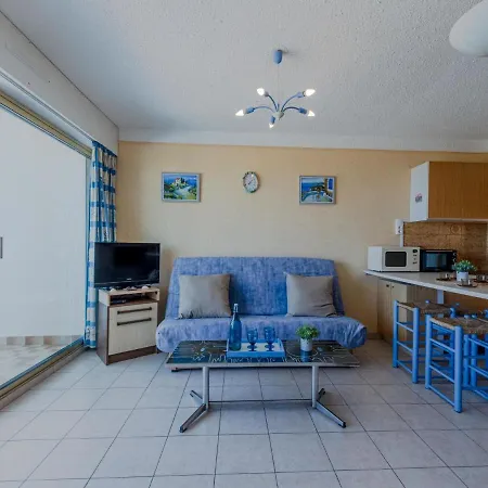Amphitrite Apartment *
