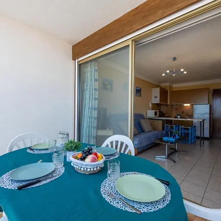 Amphitrite Apartment *