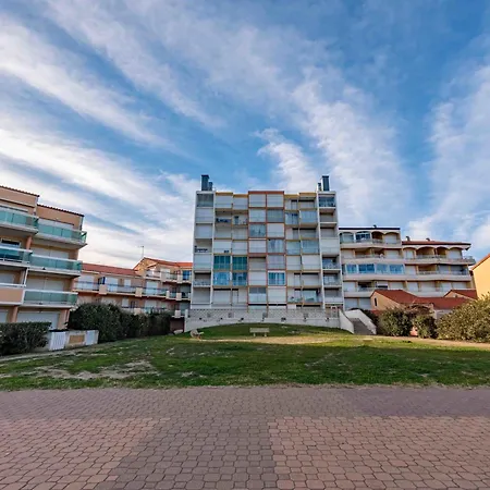 Amphitrite Apartment *