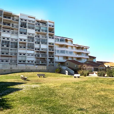 Amphitrite Apartment